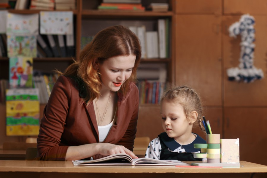 Nounou périscolaire : comment les trouver pour vos enfants ?